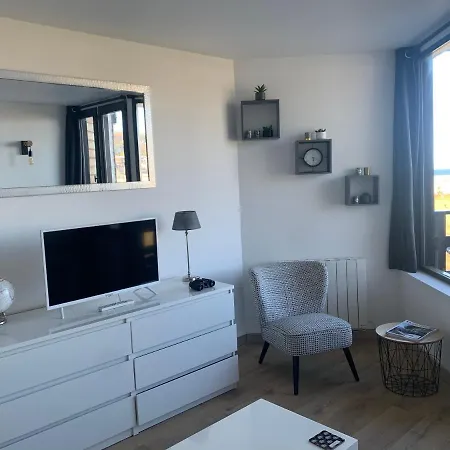 Les Marinas Port Apartment *