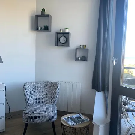 Les Marinas Port Apartment *